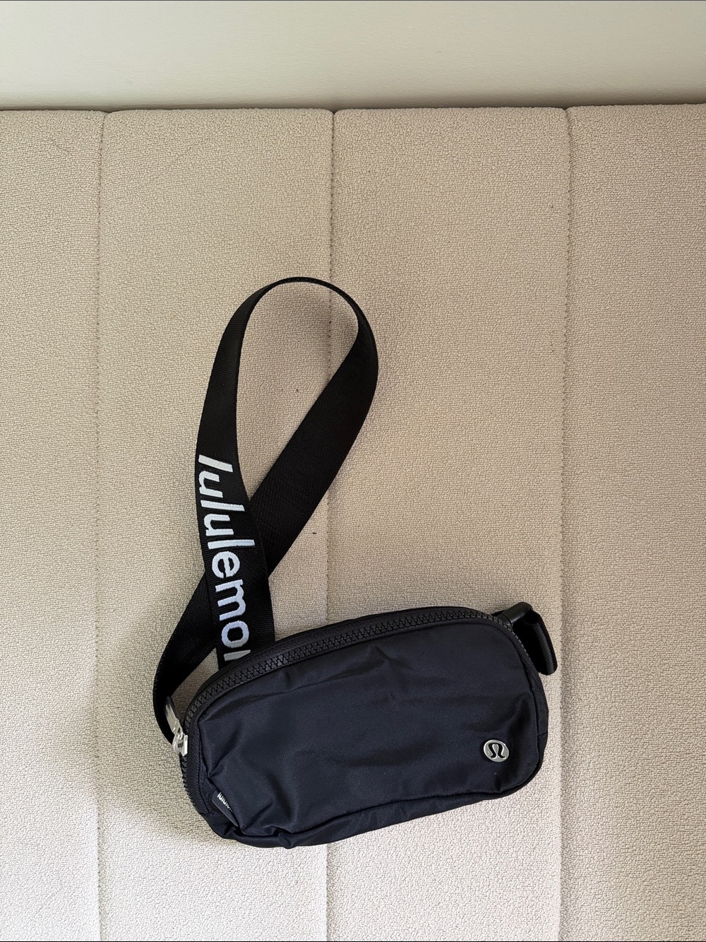 lululemon athletica Black 1L Belt Bag with Logo Strap